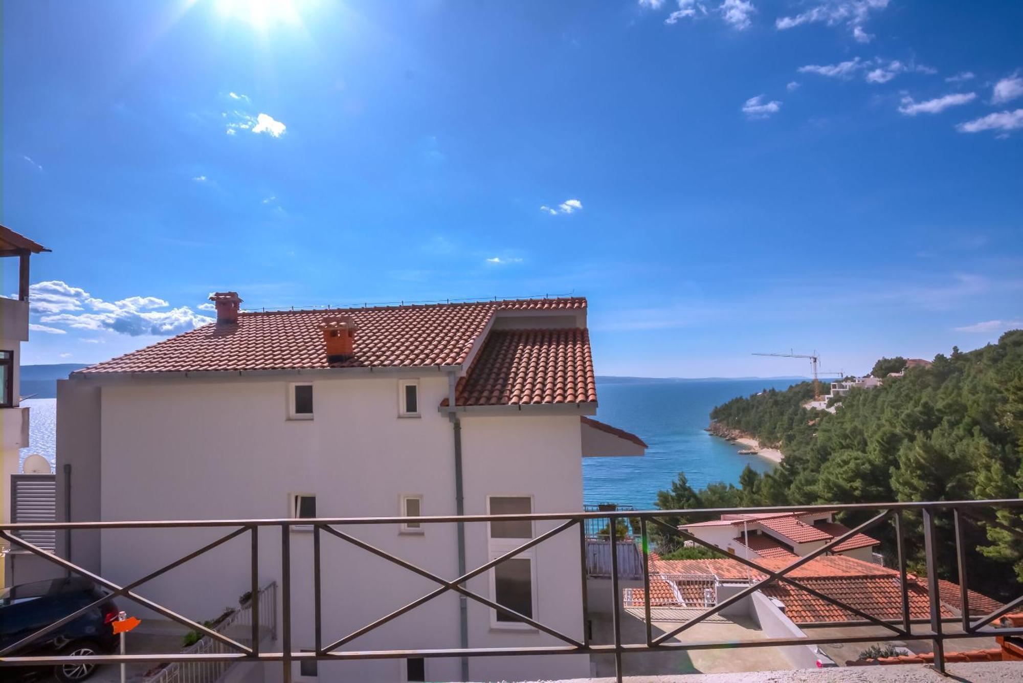 Apartments Sonata Omis Bagian luar foto