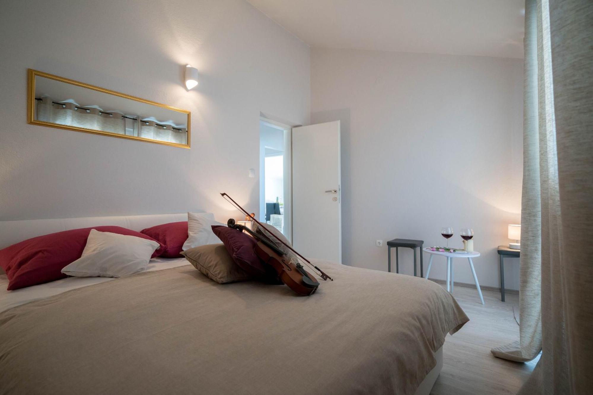 Apartments Sonata Omis Bagian luar foto