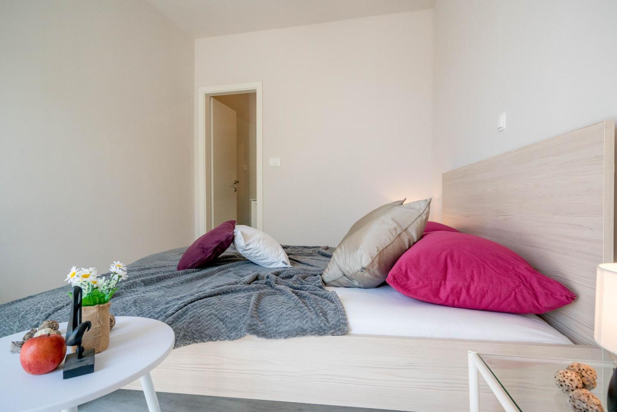 Apartments Sonata Omis Bagian luar foto