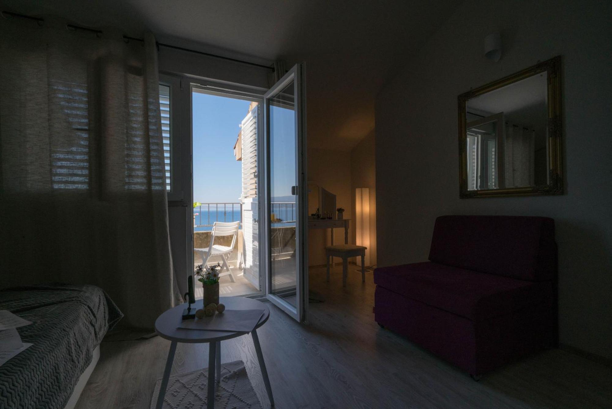 Apartments Sonata Omis Bagian luar foto