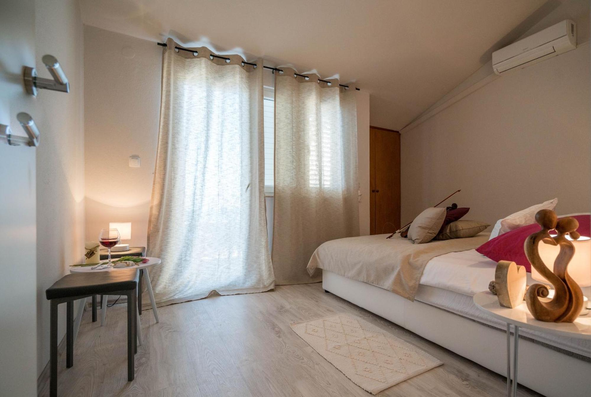 Apartments Sonata Omis Bagian luar foto