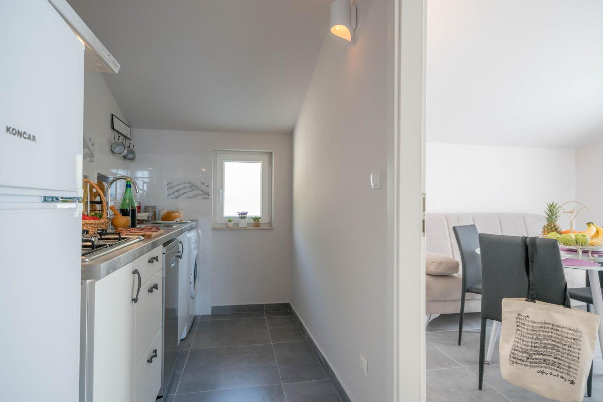 Apartments Sonata Omis Bagian luar foto
