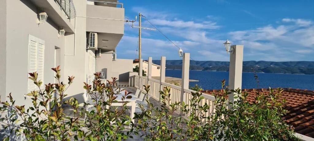 Apartments Sonata Omis Bagian luar foto
